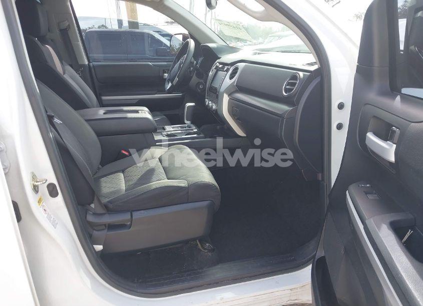 Photo 5 of 2017 Toyota Tundra SR5 5.7L V8 (VIN 5TFEW5F15HX227902)