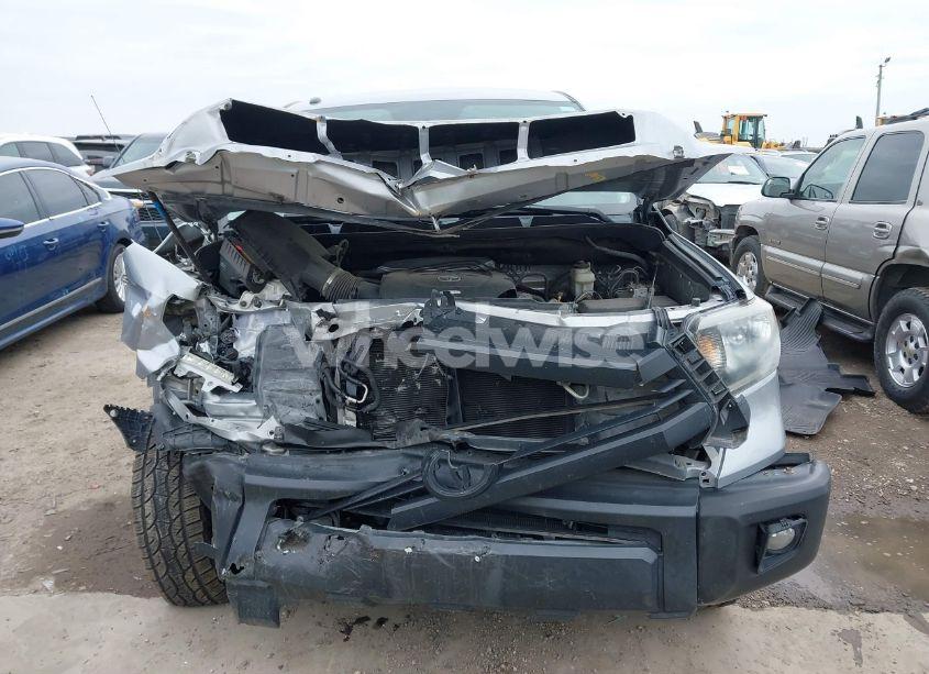 Photo 12 of 2016 Toyota Tundra SR5 5.7L V8 (VIN 5TFEW5F16GX211321)