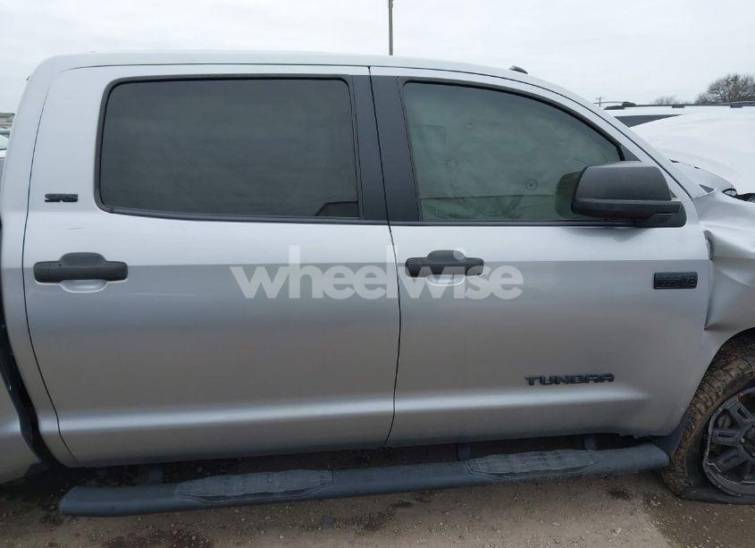 Photo 13 of 2016 Toyota Tundra SR5 5.7L V8 (VIN 5TFEW5F16GX211321)