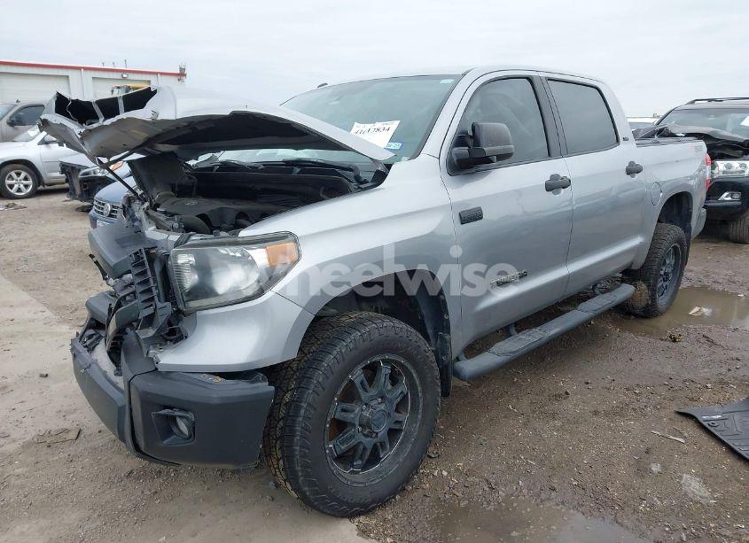 Photo 2 of 2016 Toyota Tundra SR5 5.7L V8 (VIN 5TFEW5F16GX211321)