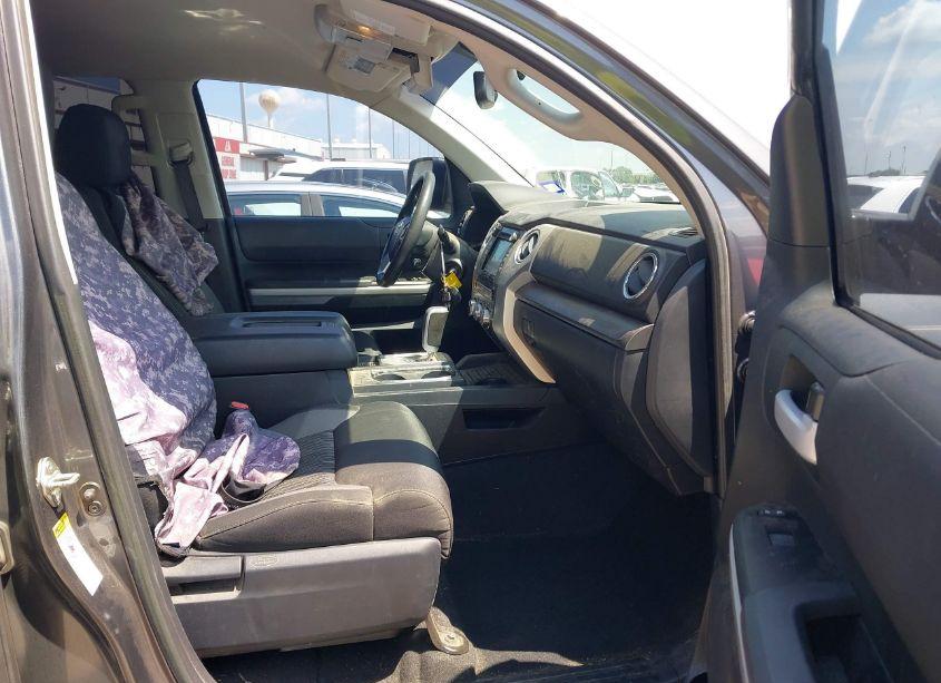 Photo 5 of 2016 Toyota Tundra SR5 5.7L V8 (VIN 5TFEW5F17GX211232)