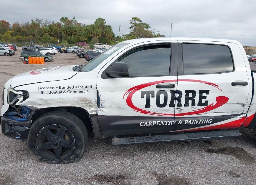 Photo 17 of 2016 Toyota Tundra SR5 5.7L V8 (VIN 5TFEW5F19GX207764)