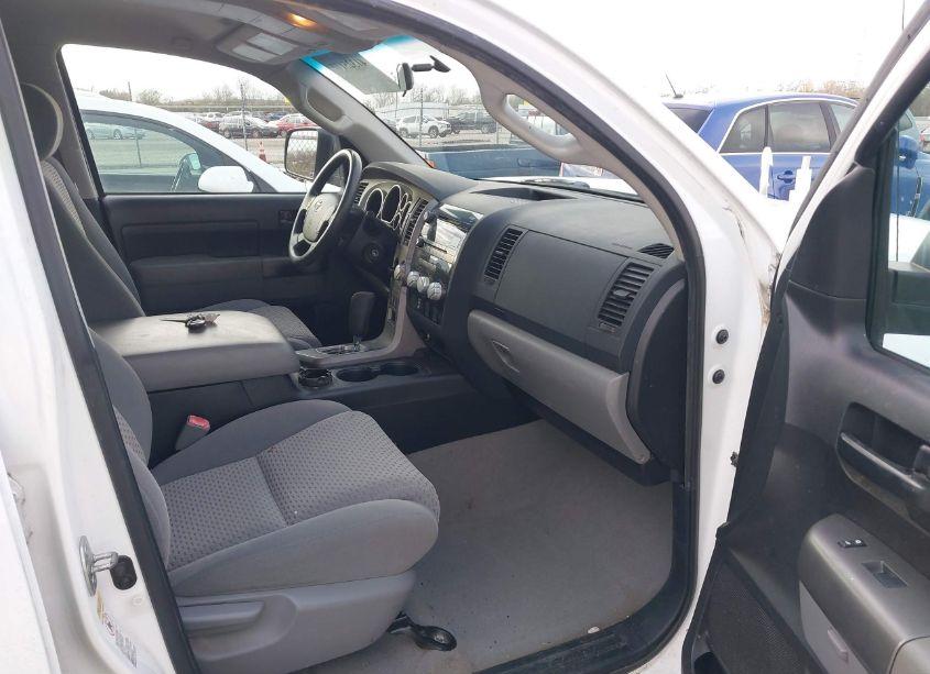 Photo 5 of 2010 Toyota Tundra GRADE 5.7L V8 (VIN 5TFEY5F10AX078878)