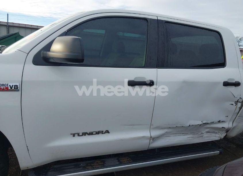 Photo 15 of 2011 Toyota Tundra GRADE 5.7L V8 (VIN 5TFEY5F10BX100041)