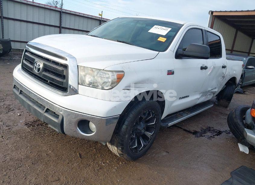 Photo 2 of 2011 Toyota Tundra GRADE 5.7L V8 (VIN 5TFEY5F10BX100041)