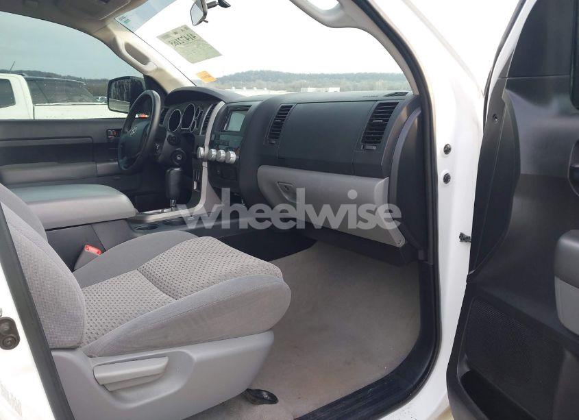 Photo 5 of 2011 Toyota Tundra GRADE 5.7L V8 (VIN 5TFEY5F10BX100041)