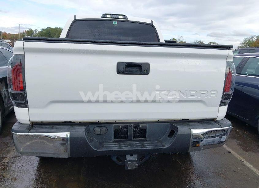 Photo 17 of 2014 Toyota Tundra SR5 5.7L V8 (VIN 5TFEY5F10EX148904)