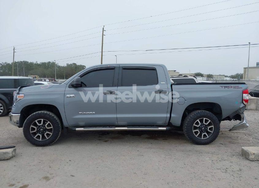 Photo 14 of 2018 Toyota Tundra SR5 5.7L V8 (VIN 5TFEY5F10JX242470)