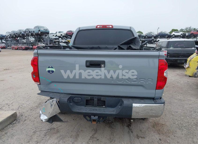 Photo 16 of 2018 Toyota Tundra SR5 5.7L V8 (VIN 5TFEY5F10JX242470)