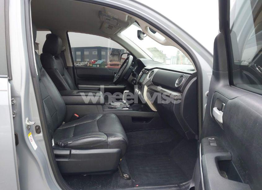 Photo 5 of 2018 Toyota Tundra SR5 5.7L V8 (VIN 5TFEY5F10JX242470)