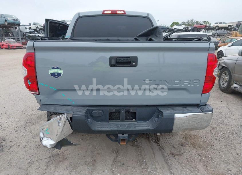 Photo 6 of 2018 Toyota Tundra SR5 5.7L V8 (VIN 5TFEY5F10JX242470)