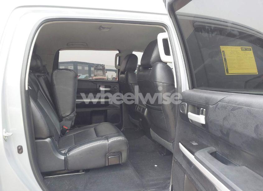 Photo 8 of 2018 Toyota Tundra SR5 5.7L V8 (VIN 5TFEY5F10JX242470)