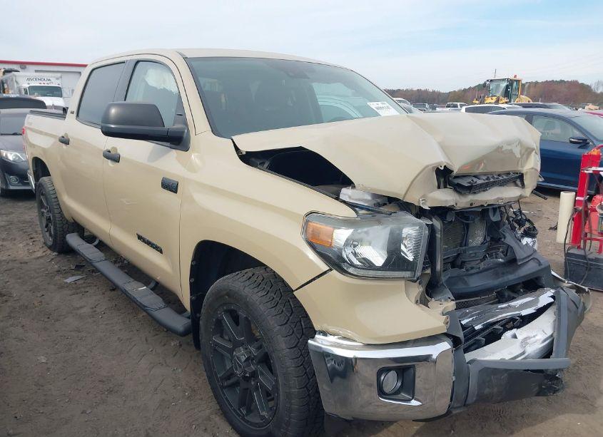 2020 Toyota Tundra SR5 (VIN 5TFEY5F10LX256517) main photo