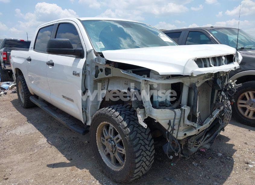 2020 Toyota Tundra SR5 (VIN 5TFEY5F10LX268733) main photo
