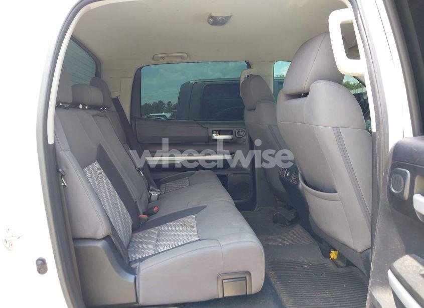 Photo 8 of 2020 Toyota Tundra SR5 (VIN 5TFEY5F10LX268733)
