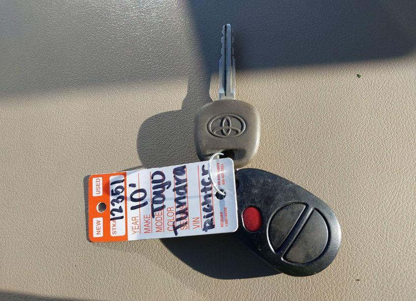 Photo 11 of 2010 Toyota Tundra CREWMAX SR5 (VIN 5TFEY5F11AX094684)