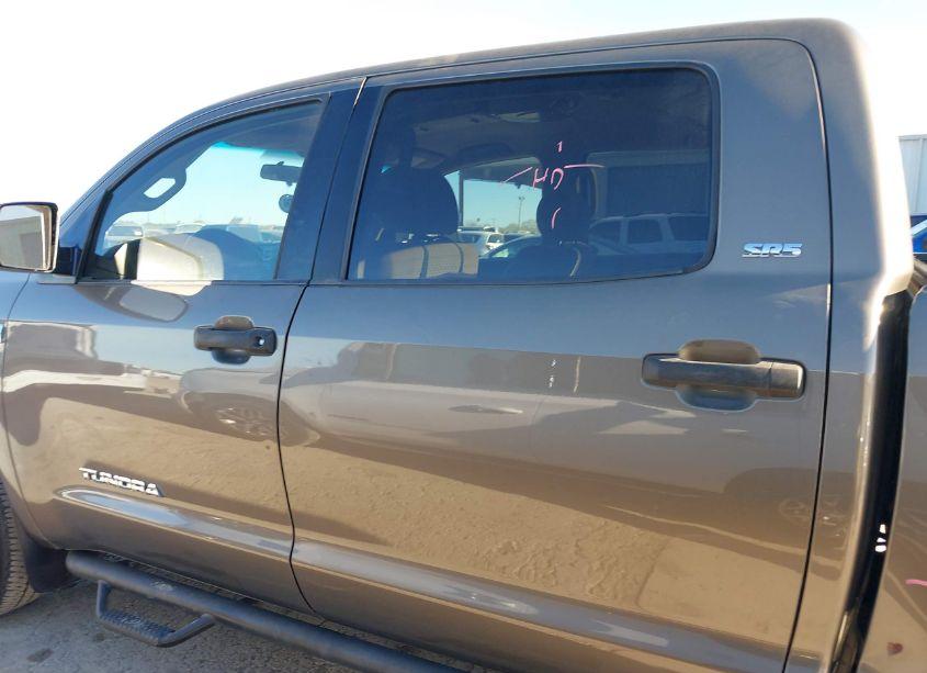 Photo 14 of 2010 Toyota Tundra CREWMAX SR5 (VIN 5TFEY5F11AX094684)