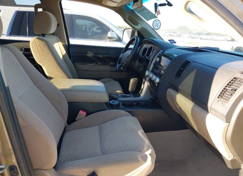 Photo 5 of 2010 Toyota Tundra CREWMAX SR5 (VIN 5TFEY5F11AX094684)