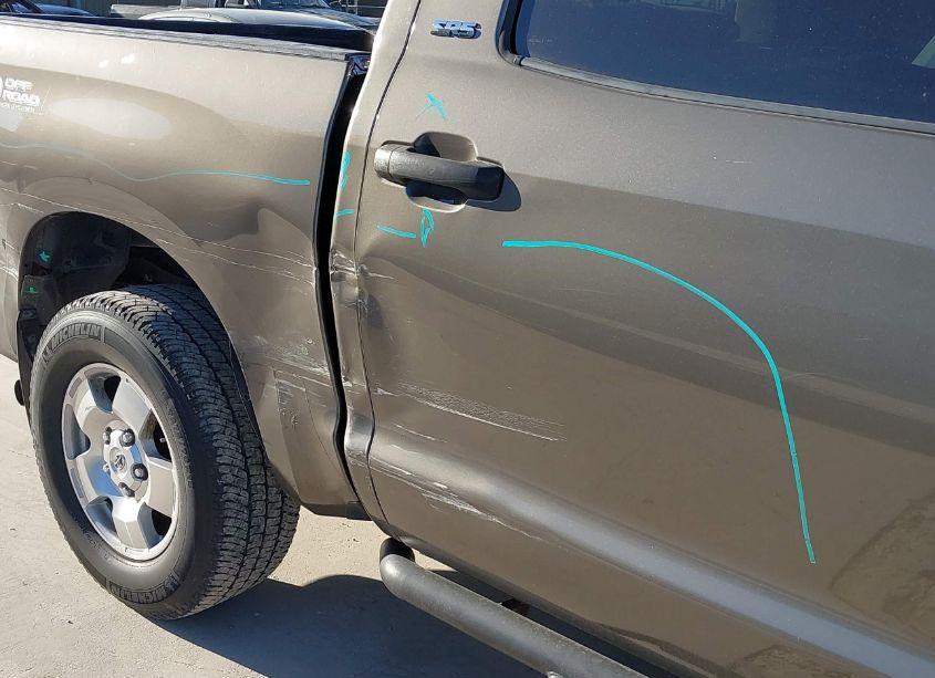 Photo 6 of 2010 Toyota Tundra CREWMAX SR5 (VIN 5TFEY5F11AX094684)