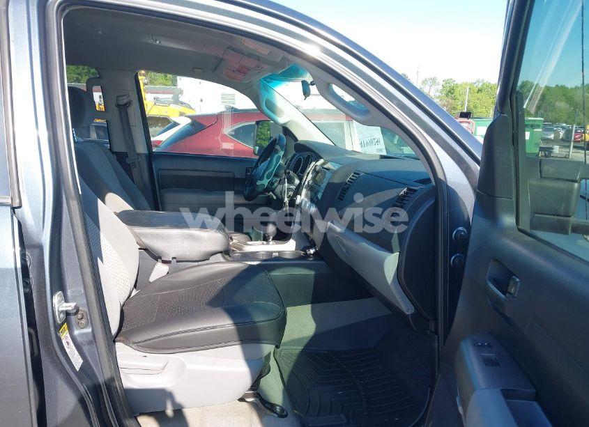 Photo 5 of 2010 Toyota Tundra GRADE 5.7L V8 (VIN 5TFEY5F11AX097360)