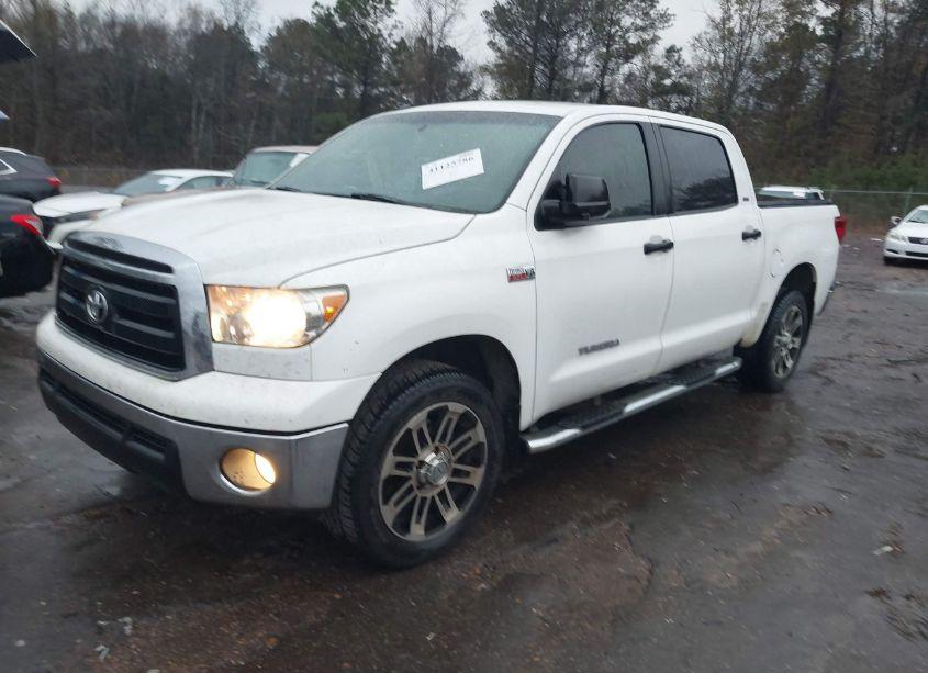 Photo 2 of 2013 Toyota Tundra GRADE 5.7L V8 (VIN 5TFEY5F11DX139983)