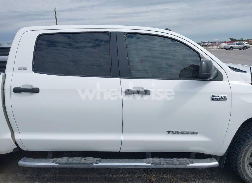 Photo 13 of 2015 Toyota Tundra SR5 5.7L V8 (VIN 5TFEY5F11FX176387)