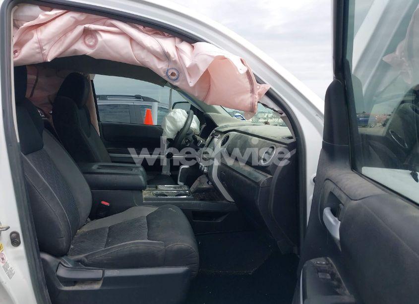 Photo 5 of 2015 Toyota Tundra SR5 5.7L V8 (VIN 5TFEY5F11FX176387)