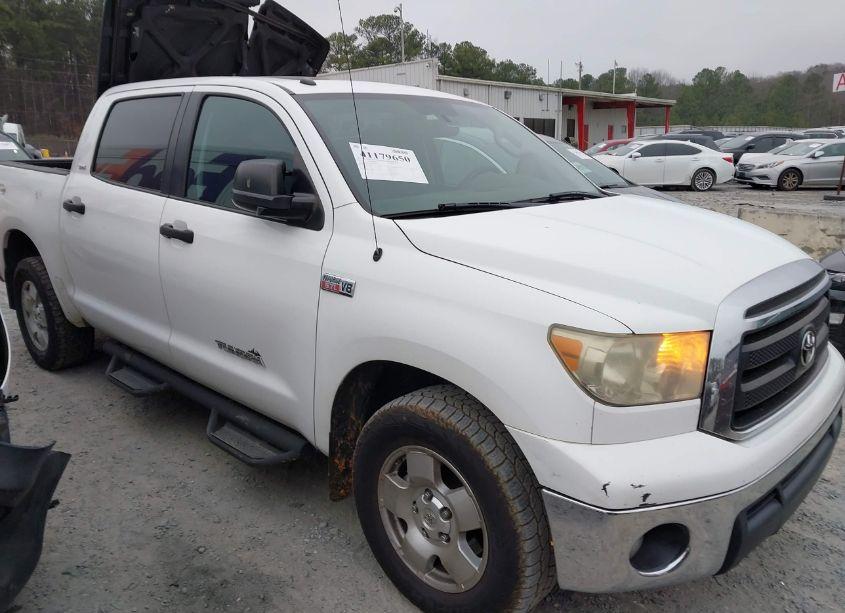 2010 Toyota Tundra CREWMAX SR5 (VIN 5TFEY5F12AX083712) main photo