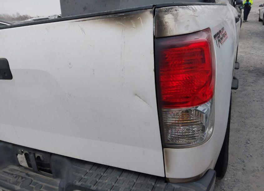 Photo 6 of 2010 Toyota Tundra CREWMAX SR5 (VIN 5TFEY5F12AX083712)
