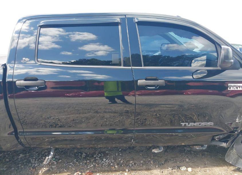 Photo 13 of 2015 Toyota Tundra SR5 5.7L V8 (VIN 5TFEY5F12FX185096)