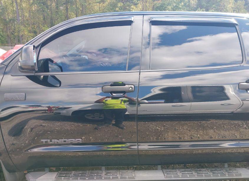 Photo 14 of 2015 Toyota Tundra SR5 5.7L V8 (VIN 5TFEY5F12FX185096)