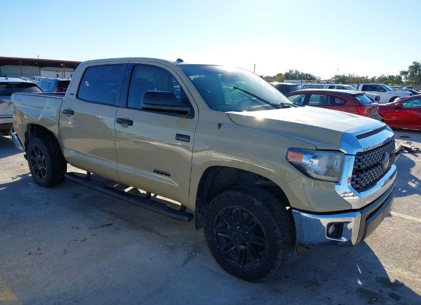 2019 Toyota Tundra SR5 5.7L V8 (VIN 5TFEY5F13KX251231) main photo