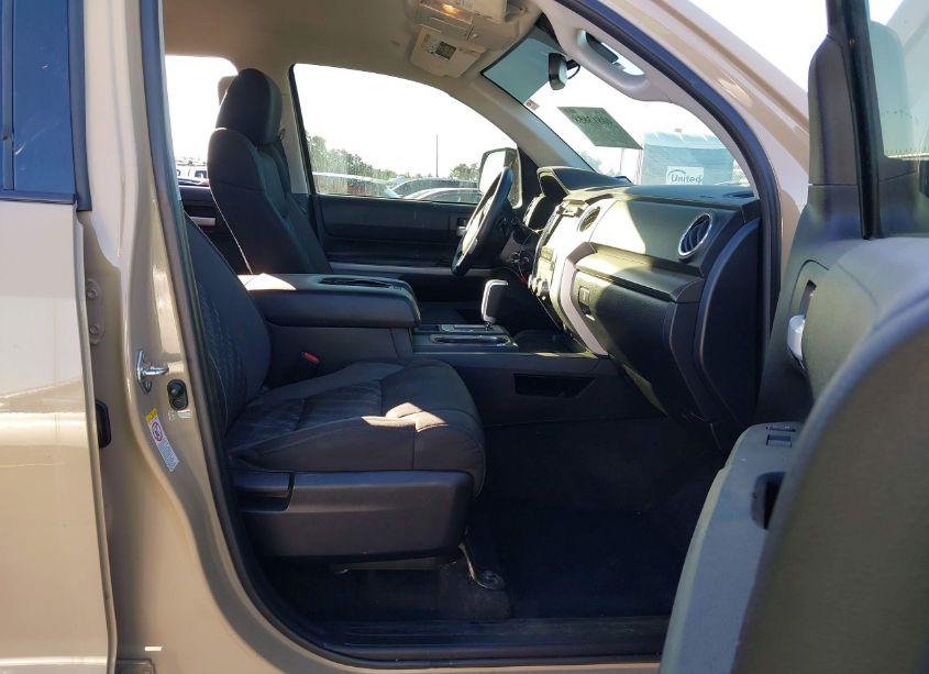 Photo 5 of 2019 Toyota Tundra SR5 5.7L V8 (VIN 5TFEY5F13KX251231)