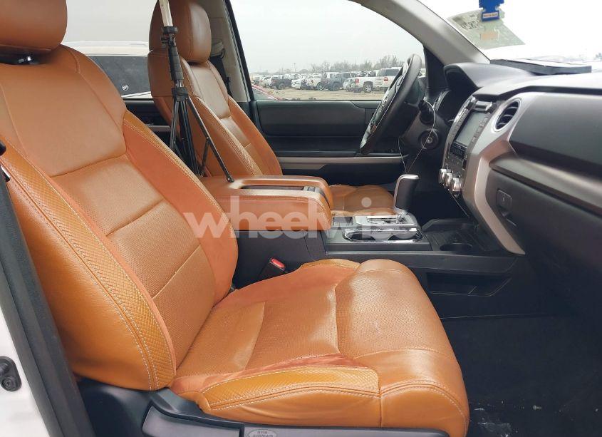 Photo 5 of 2018 Toyota Tundra SR5 5.7L V8 (VIN 5TFEY5F14JX232234)