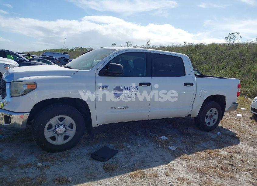 Photo 14 of 2018 Toyota Tundra SR5 5.7L V8 (VIN 5TFEY5F15JX235594)
