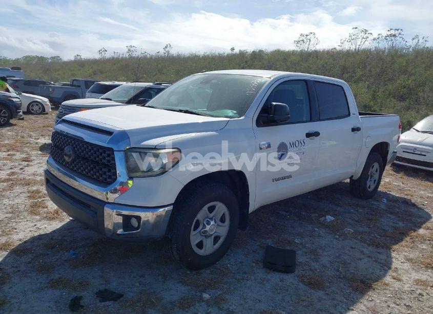 Photo 2 of 2018 Toyota Tundra SR5 5.7L V8 (VIN 5TFEY5F15JX235594)