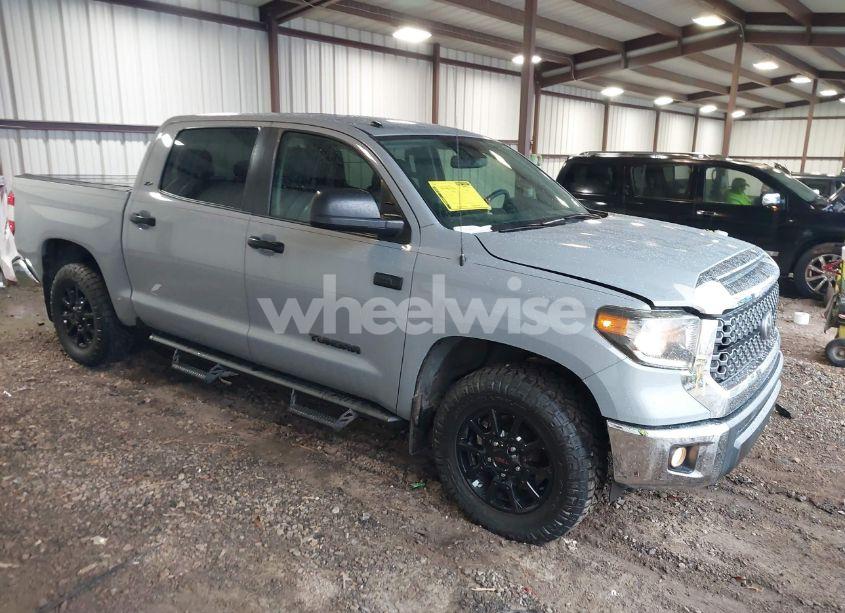 2019 Toyota Tundra SR5 5.7L V8 (VIN 5TFEY5F15KX253952) main photo