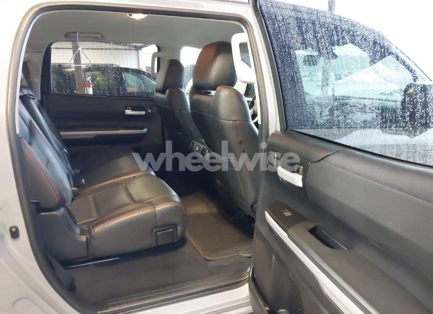 Photo 8 of 2019 Toyota Tundra SR5 5.7L V8 (VIN 5TFEY5F15KX253952)