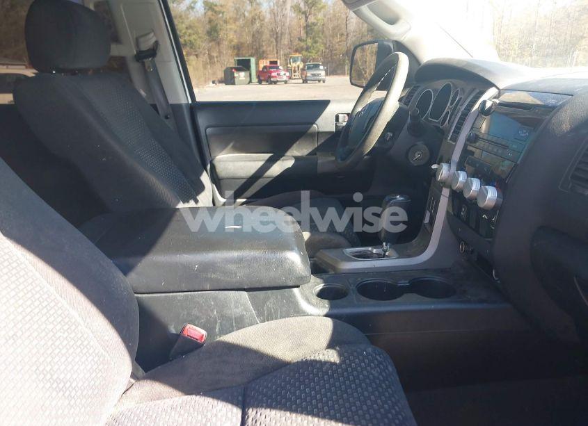 Photo 5 of 2010 Toyota Tundra CREWMAX SR5 (VIN 5TFEY5F16AX078206)