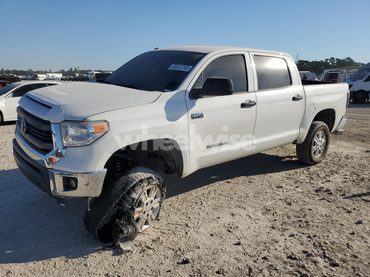 2015 TOYOTA TUNDRA CREWMAX SR5 (VIN 5TFEY5F16FX192178) main photo