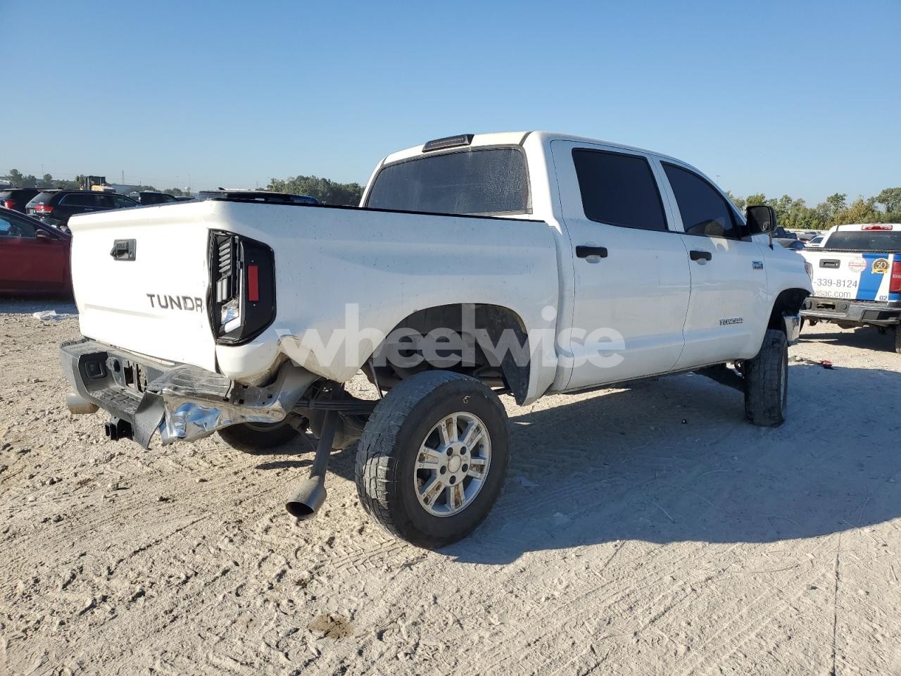 Photo 3 of 2015 TOYOTA TUNDRA CREWMAX SR5 (VIN 5TFEY5F16FX192178)