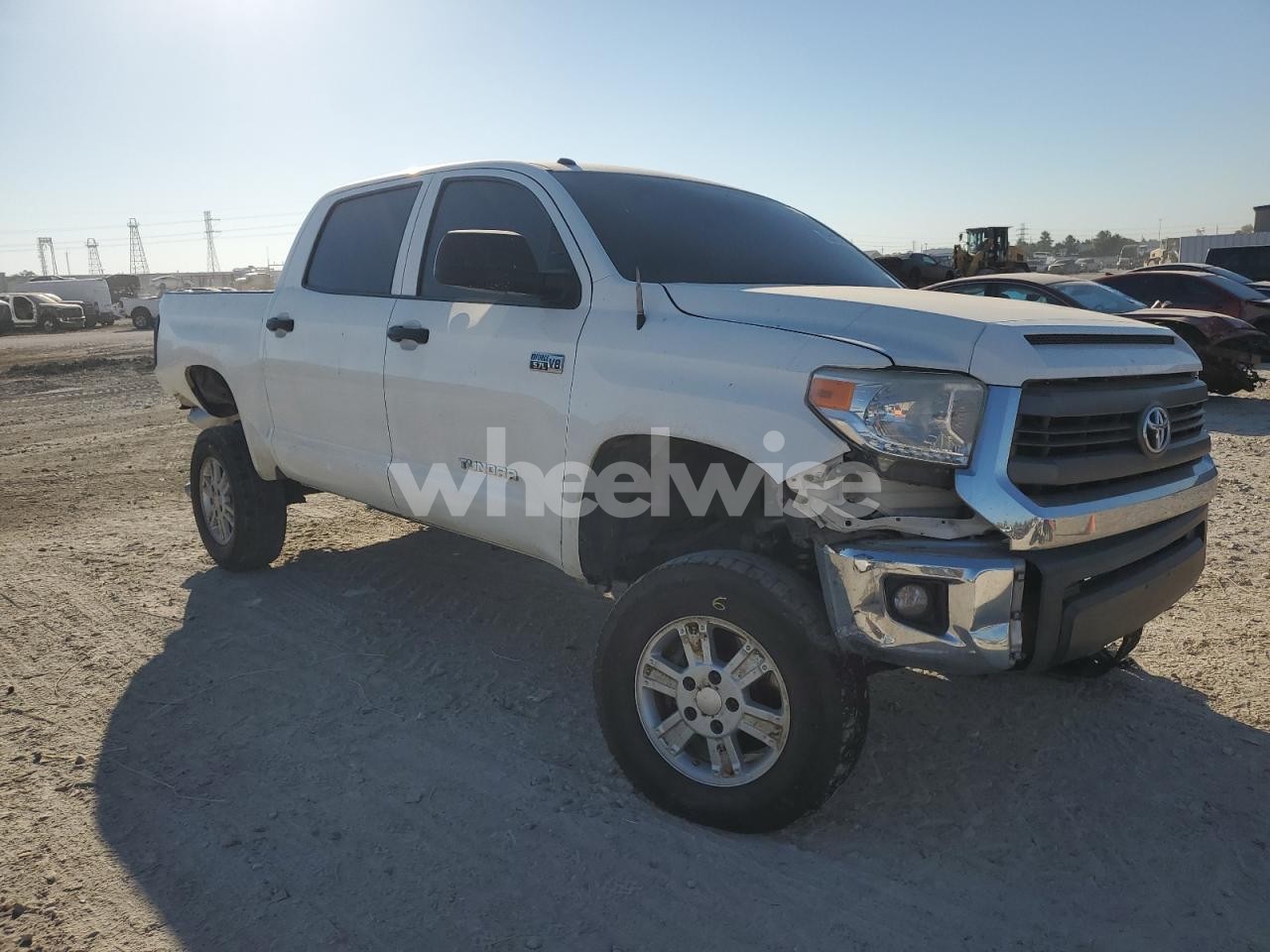 Photo 4 of 2015 TOYOTA TUNDRA CREWMAX SR5 (VIN 5TFEY5F16FX192178)