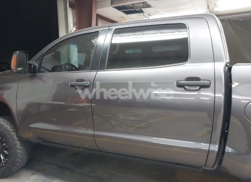 Photo 14 of 2015 Toyota Tundra SR5 5.7L V8 (VIN 5TFEY5F17FX175096)