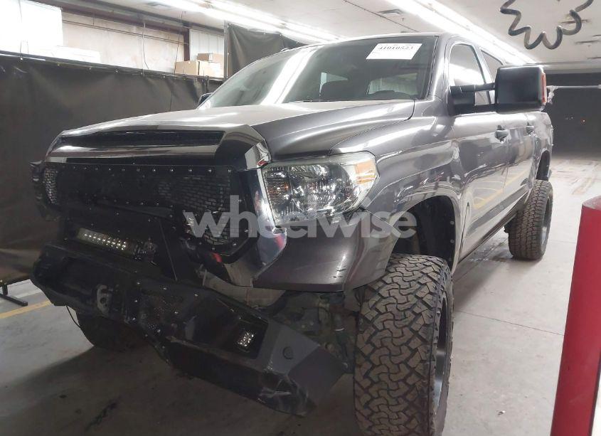 Photo 2 of 2015 Toyota Tundra SR5 5.7L V8 (VIN 5TFEY5F17FX175096)