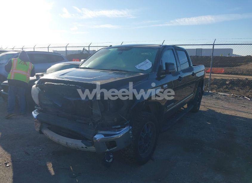 Photo 2 of 2015 Toyota Tundra SR5 5.7L V8 (VIN 5TFEY5F17FX179679)