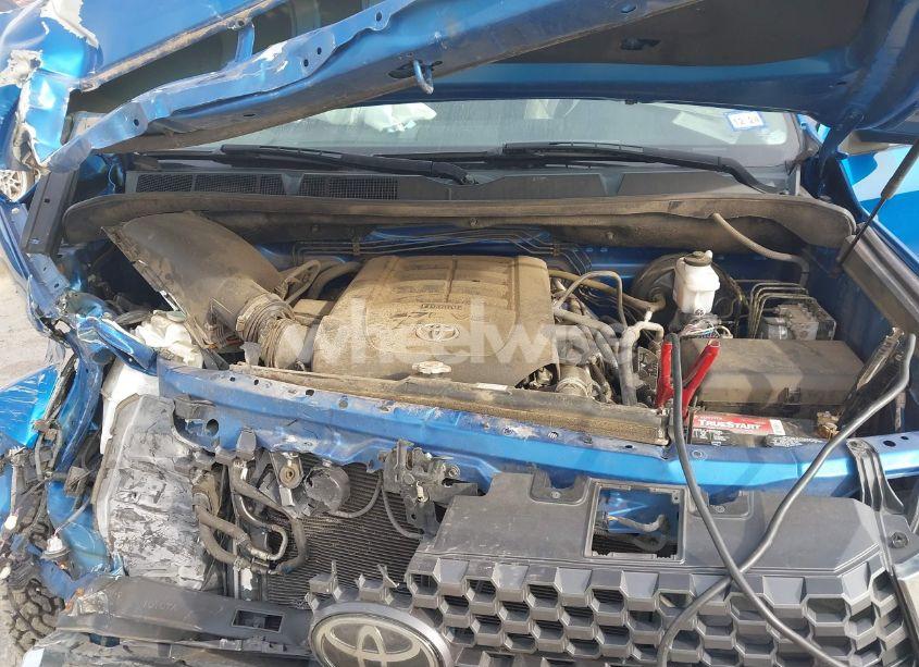 Photo 10 of 2018 Toyota Tundra SR5 5.7L V8 (VIN 5TFEY5F17JX239677)