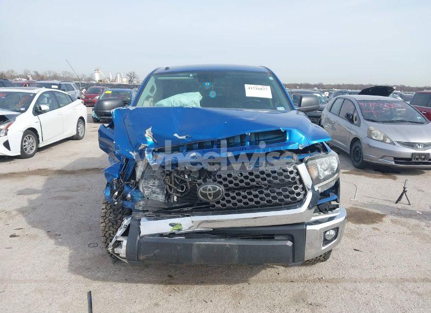 Photo 12 of 2018 Toyota Tundra SR5 5.7L V8 (VIN 5TFEY5F17JX239677)