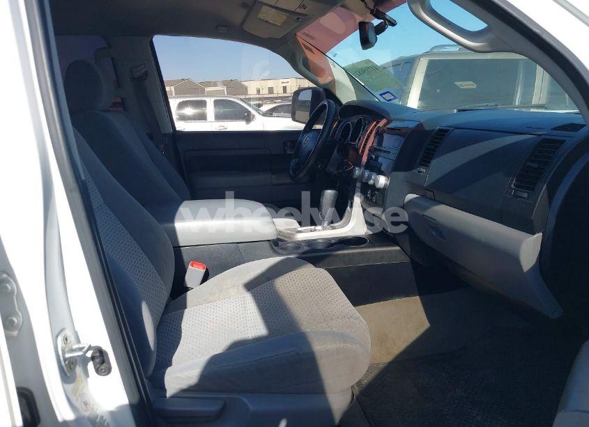 Photo 5 of 2011 Toyota Tundra GRADE 5.7L V8 (VIN 5TFEY5F18BX105276)