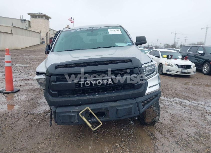 Photo 12 of 2014 Toyota Tundra SR5 5.7L V8 (VIN 5TFEY5F18EX152666)