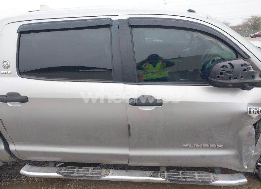 Photo 13 of 2014 Toyota Tundra SR5 5.7L V8 (VIN 5TFEY5F18EX152666)
